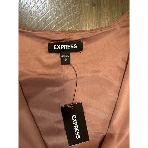 NWT EXPRESS Blush Ruffle Sleeve V Neck Sheath Stretch Dress Women's Size Small - Picture 7 of 16